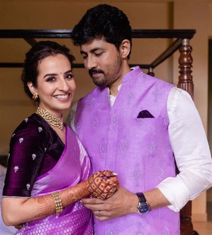 Amrutha Srinivasan Biography, Wiki, Age, Husband, Boyfriend, Family, Caste, Height & More