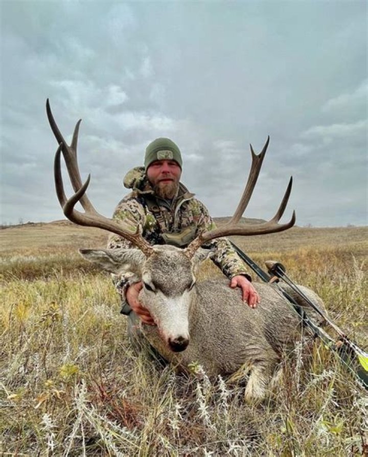 Aron Snyder Age | Wiki, Net worth, Bio, Height, Girlfriend |