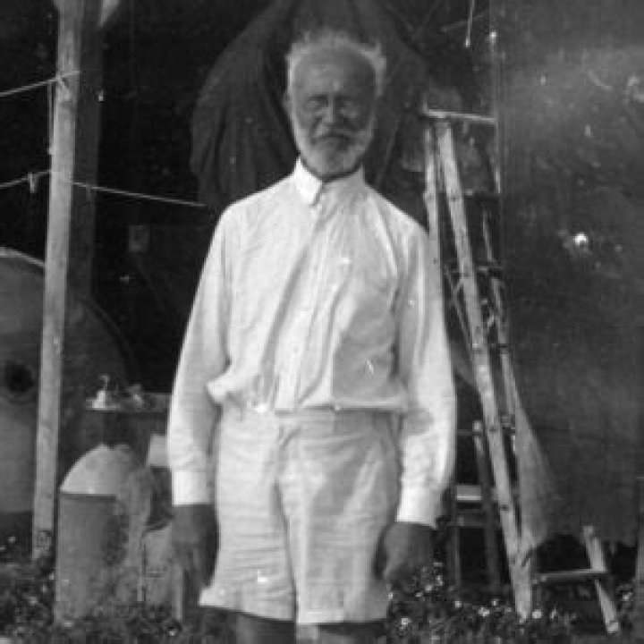 Carl Tanzler, The Man Who Lived With A Corpse For Seven Years