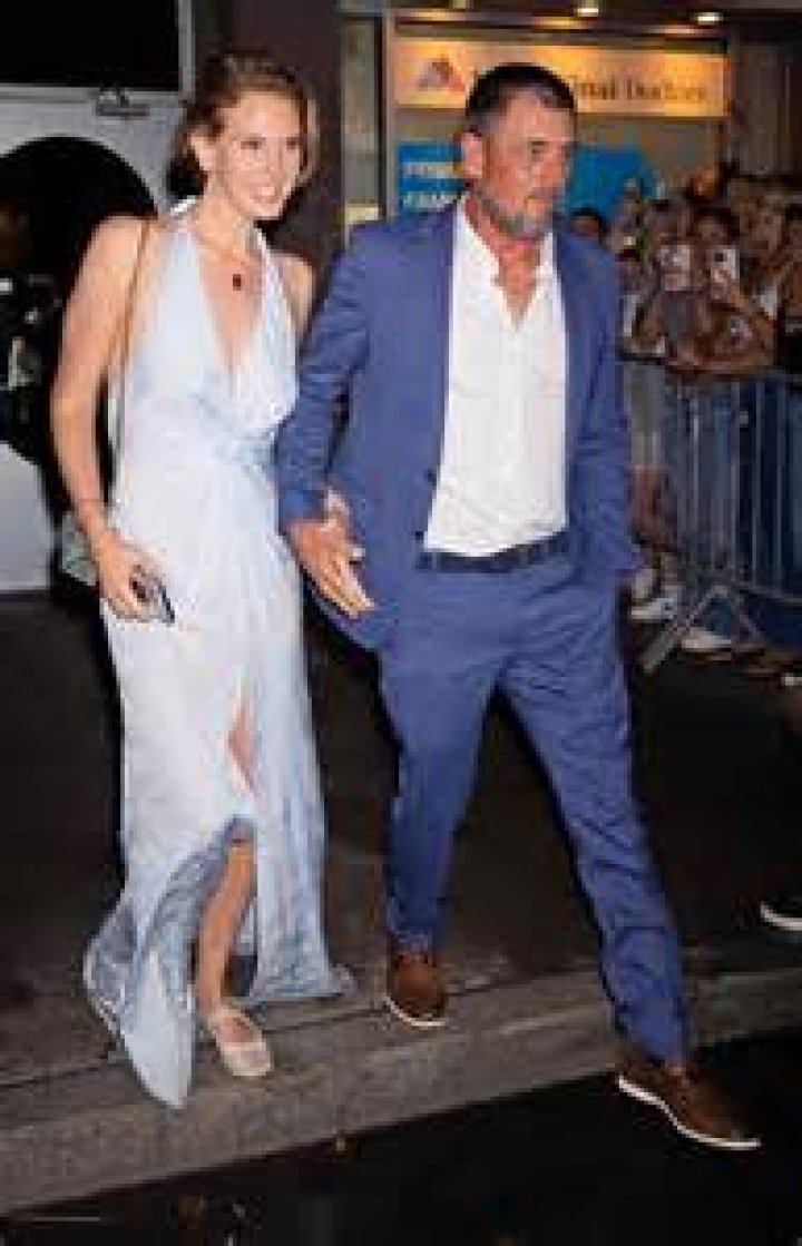 El Coyote biografía, edad, altura, esposo, net worth, familia