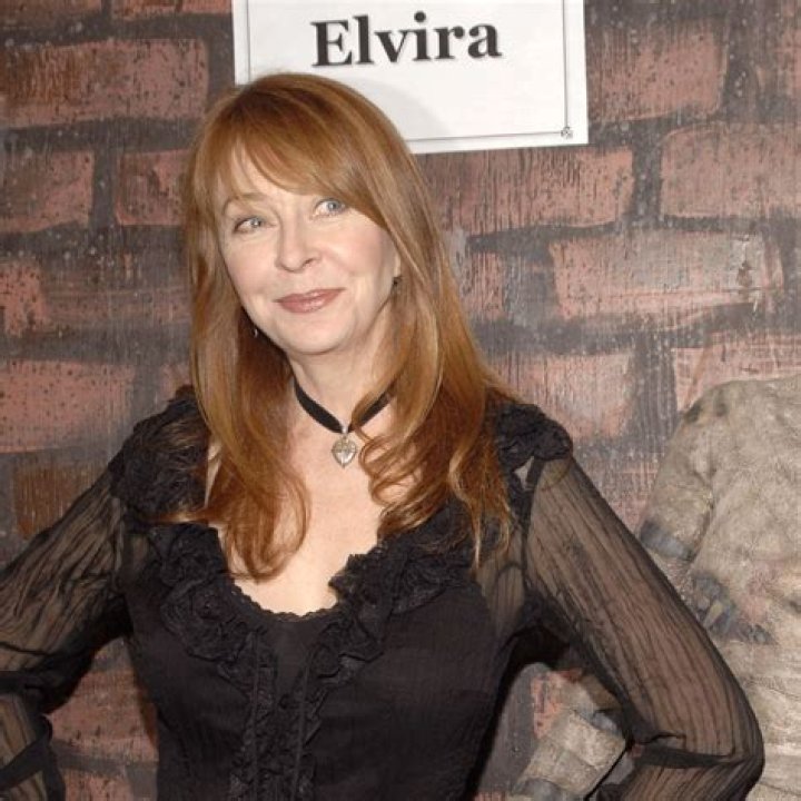 How tall is Cassandra Peterson