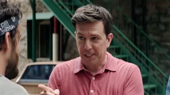 How tall is Ed Helms