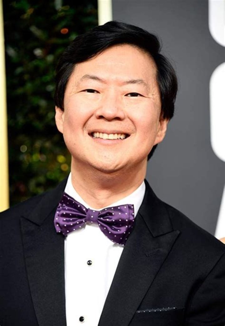 How tall is Ken Jeong
