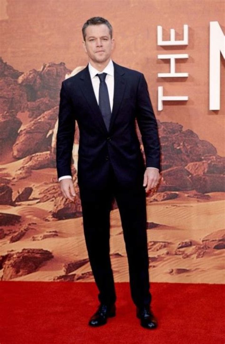 How tall is Rhona Mitra