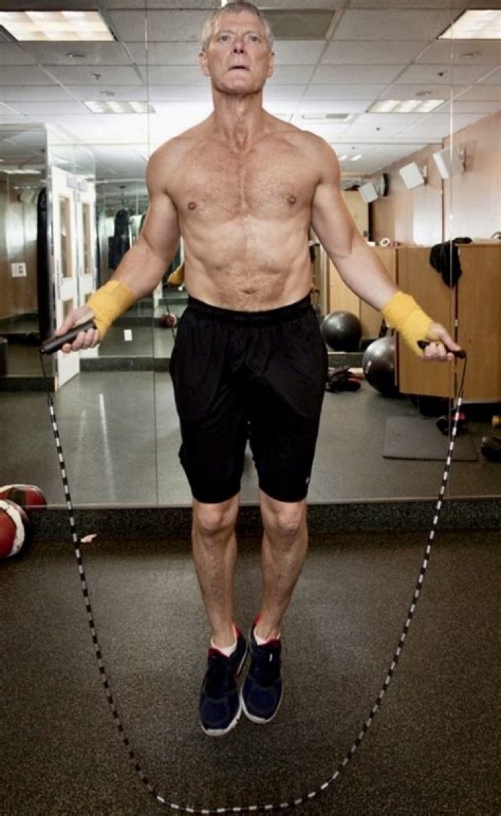 How tall is Stephen Lang