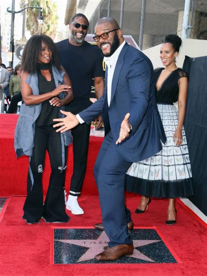 How tall is Tyler Perry