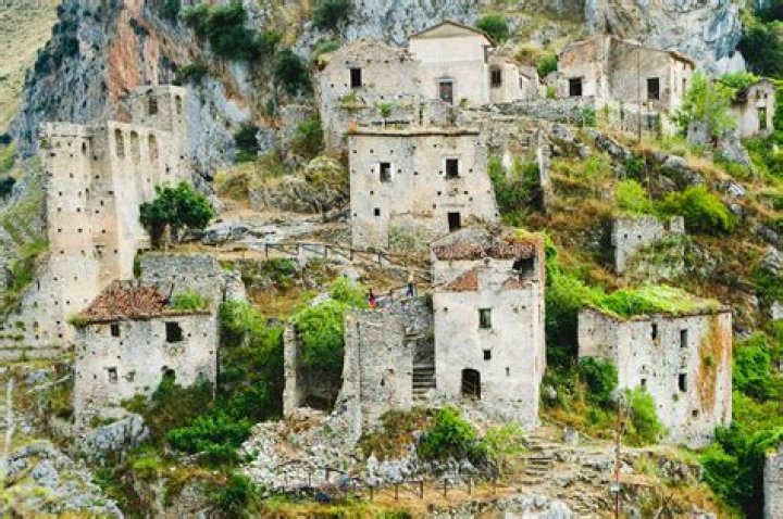 Italy's Medieval Ghost Town Atop A Cliff