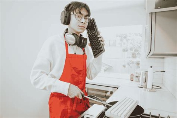 Roman Too Lit Net Worth, Age, Height, Wife