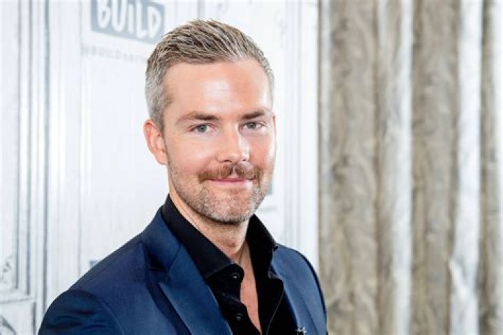 Ryan Serhant Net Worth: How Much is Ryan Searhant Worth in 2019? (2022)